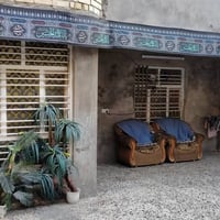 بيت بل اورفلي خلفي عرض الممر متر المساحه ١٥٧ متر قاطين الجوه عگاده وال...