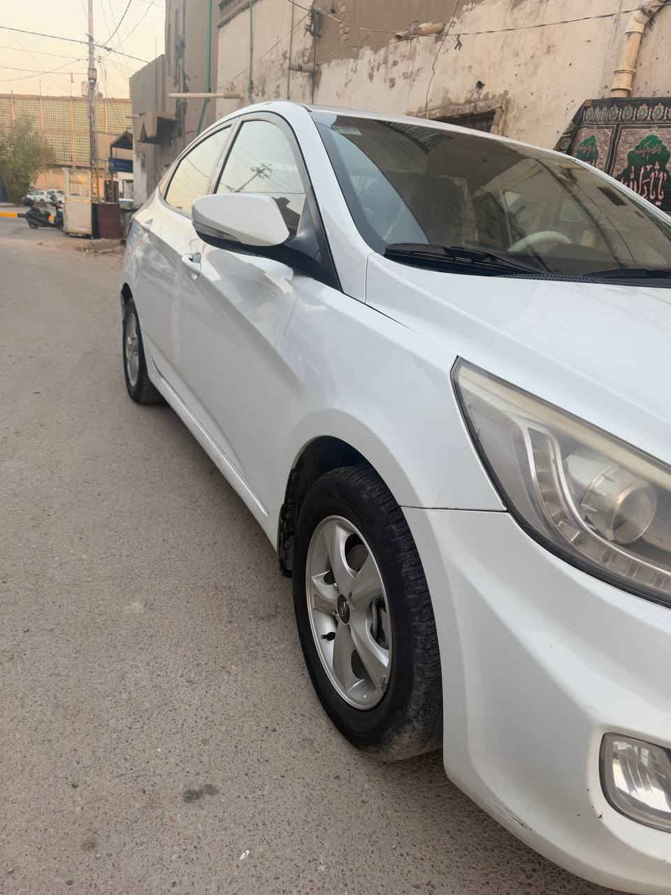 اكسنت للبيع موديل 2016 سعر 110واتساب ***********بيها بارد فقط ورصعتين مكانها ديوانية بأسمي
