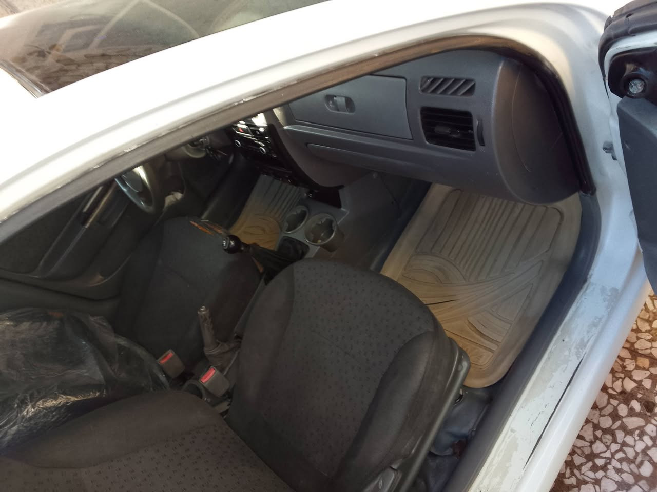 سلا عليكم كيه ريو كير عادي مصبوغ عام جماليه ٢٠٠٧بسمي بغداد هاتف *********** سعر ٥٥
