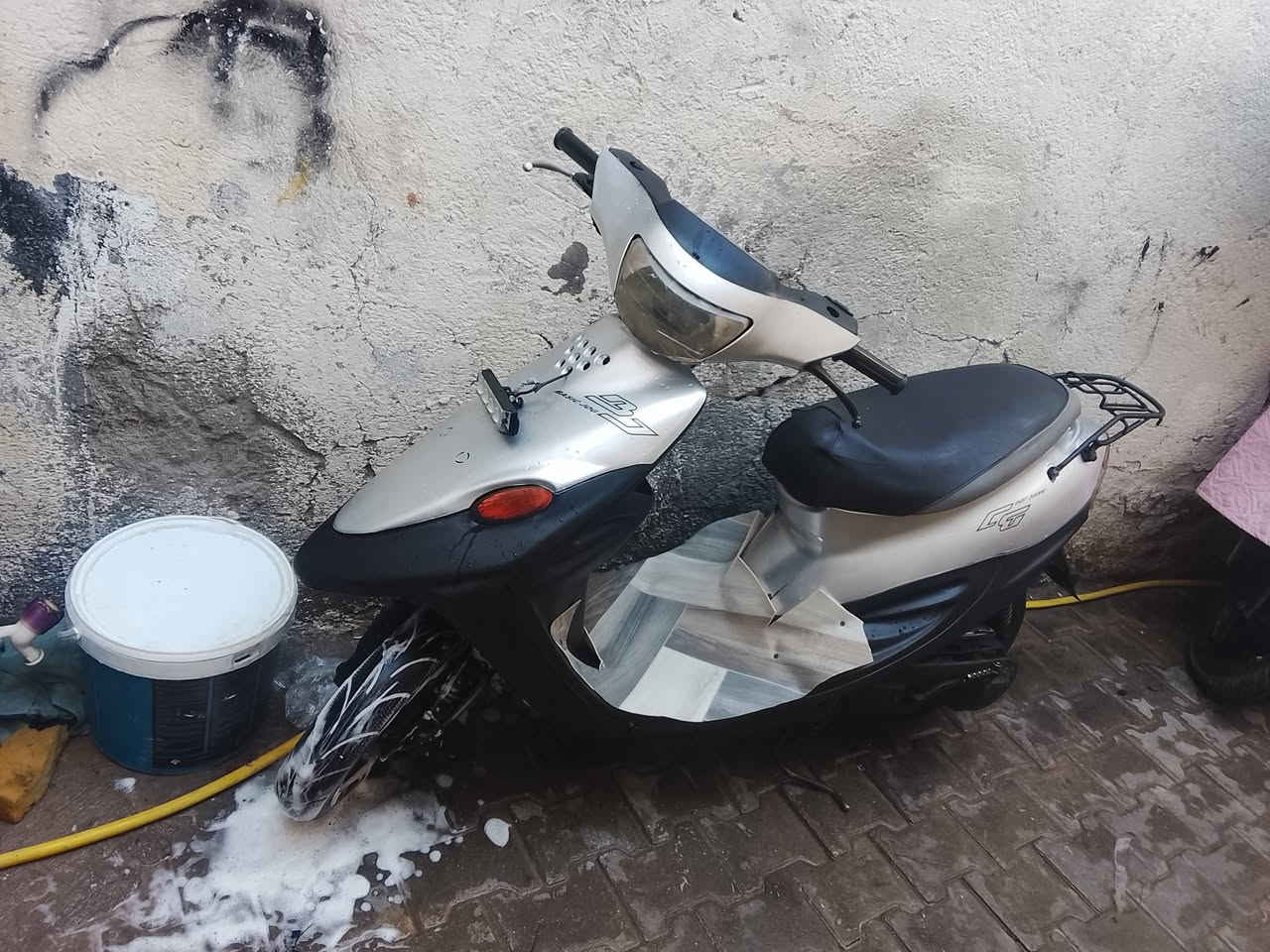 دراجه 9زروف ختم واحد وكلشي بيه شغال شاير دبل شاره صطاب وره عداد مال بنزين ومال دهن لايت عالي ونصاصي صوت المكينه ناعم كلش ماعده سلف وكف مادري شبي نص دكه هندر شوكت مايعجبك وين مايعجبك تروح بيه روح مكينه بلاديه كابريته بلاديه تايرات مامي خلفي جديدات قفل جوزه وقفل صندوك وقفل سكان كلهن شغلات عنواني بصره سعر350وبيه مجال ***********

