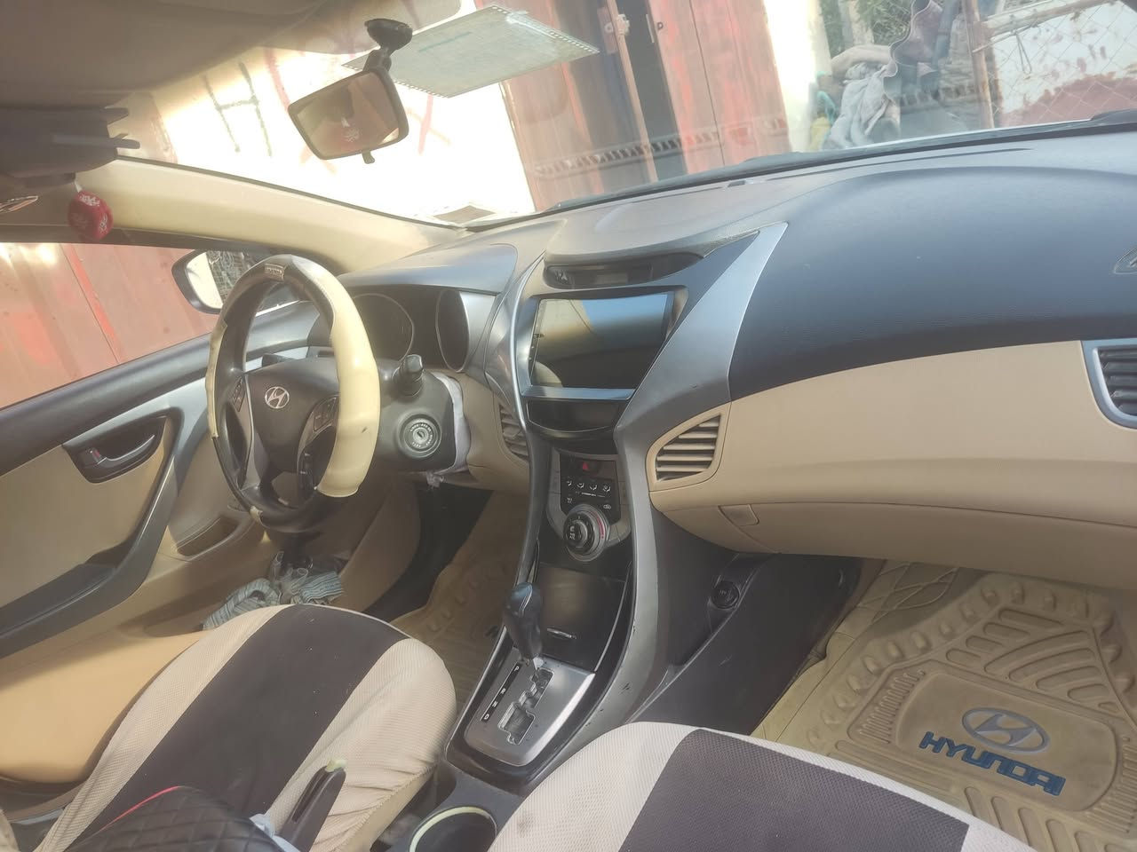 الانترا موديل 14
مكينه 1800 خليجي ضربته اماميه جاملغ الايمن ماعابره. مبدل بيه جاملغ والبنيد كير ومحرك خير من الله  تخم تاير ويل كب والاسبير نظيف رقم مثنى راعيه موجود مداور بأي وقت.  سنوية 2026
السعر 100 وبيه مجال.
*********** واتساب
