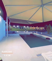 منتجع النجوم • مسبح • عرض الأسبوع