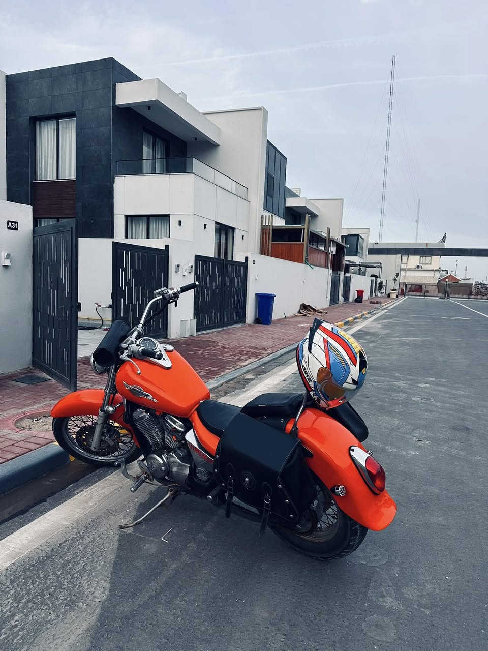 هوندا ستد (400) رقمها بصرة سنوية باسمي تحويل ثاني يوم  الدراجة اي نقص مابيها شوفت عينك نصبتها مرتبة كلجات جديدة كهربائيات كاملة وكلشي شغال ماي راديتر كله اخضر دهن امزويل سعر (20 ورقة) ***********
