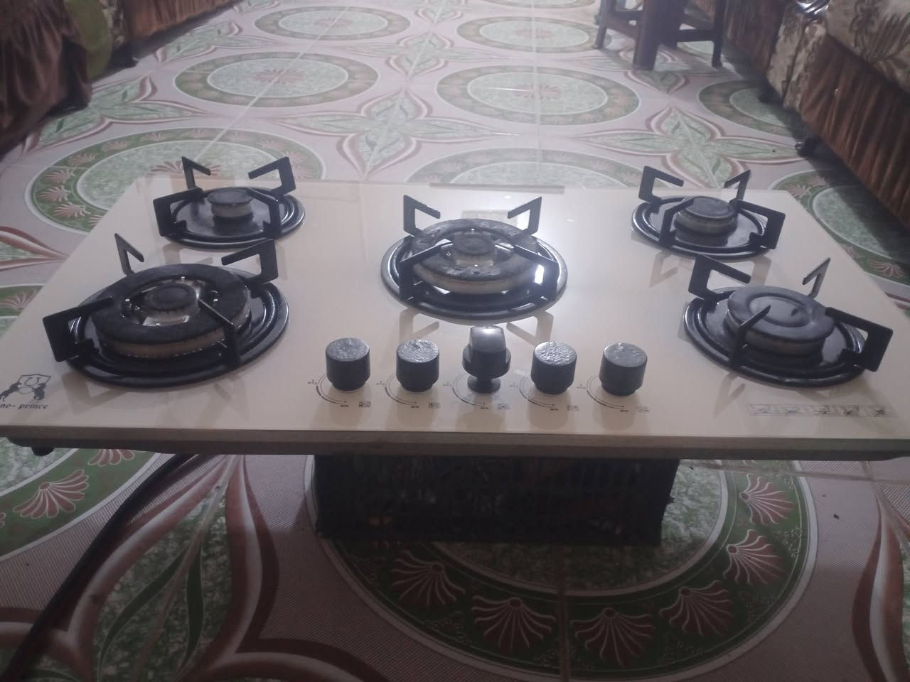 سلام عليكم 
للبيع طباخ منضدي مرمر  شغال على فصح
للتواصل فقط على رقم الهاتف
***********
