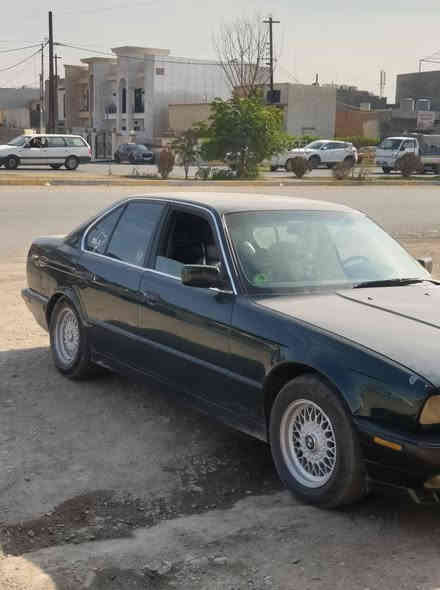 bmw موديل 1991رقم جديد دفتر بانزين سياره بدون ضربه تحويل ثاني يوم كير  محرك بل شرط شلعه قويه السعر65 وبيها مجال  ***********مكاني كركوك كركوك
