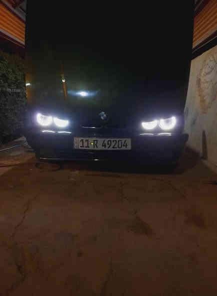 ٥٢٥  ب ٥٥ وبيها مجال بسيط
رقم بغداد مشروع وطني هزه جديده بسمي موديل ٨٨ 
كلشي شغال بيها عدا السلايت عاطل 
اوتو محرك مفتوح لاتنقيص ولا تبخير سياره صافيه وجاهزه.... مكاني بغداد 

*********** ....
