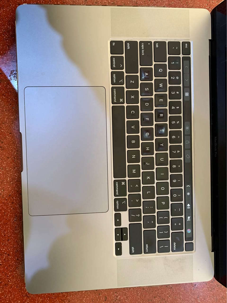 MacBook Pro 16”
MacBook Pro 2019 16”
CPU : I9-9880H - 8 Core 2.4Gz
GPU : AMD Radeon Pro 5300M 4Gb + Intel UHD 630 1536Mb 
RAM : 32Gb DDR4
KEYBOARD: Backlit + Touch Bar + fingerprint 
DISPLAY : High-resolution Retina IPS
SCREEN: 16-inch 3072x1920 60 Hearts
HARD : 512Gb NVMe (SSD) 
CYCLE : 567 counts
BATTERY: Normal
CHARGER: Yes
CARTOON : No
زۆر پاک و خاوێن ماوەتەوە( نظیف جدا) 
زۆر بەهێزە بۆ کاری گرافیک و مۆشن( للمصمم و مومتاج) 
کەڤەر و لاستیکی زمانی عربی لەگەڵە ( کفر و لاستیک اللغة العربیة) 
شەحنی بیلادی خۆی لەگەڵە ( مع شاحنة بلادیة) 
تەنها یەک دەسی کردیە  
کارتۆنی نماوە( لیس معە کارتون ) 

هەولێر - نزیک قەڵات ( اربیل قریب قلعة) 
*********** أربيل, العراق
