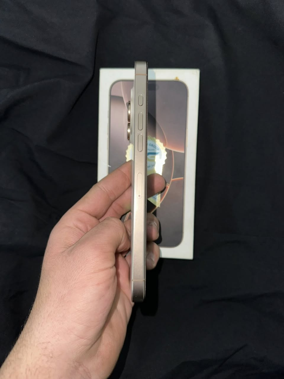 سلام عليكم
ايفون 16 برو ماكس 
ذاكرة 256
بطارية 93
جهاز نضيف 
مكاني بغداد بلديات بيع او مراوس ب 14 برو ماكس
اي ستفسار على رقم ***********
