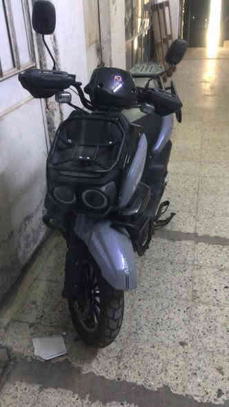 السلام عليكم 

دراجة شحن اباجي للبيع .
الفين ملف ٦بطاريات تمشيك ٤٠ كيلو 
الدراجه نظيفه مابيها اي شي 
للإستفسار *********** .
واتساب موجود .
