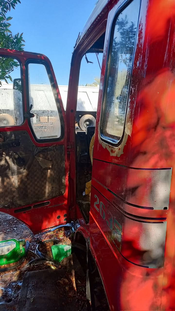 سلام عليكم قماره وربع مال 87 للبيع بيه ضربه بجهت لعبري كامله هيه ودوشمه مالته ماعده لكشنات جملغات وياه دشبووله نضيف  مكاني نجف ابصخير  ***********/////‏‪***********‬‏
