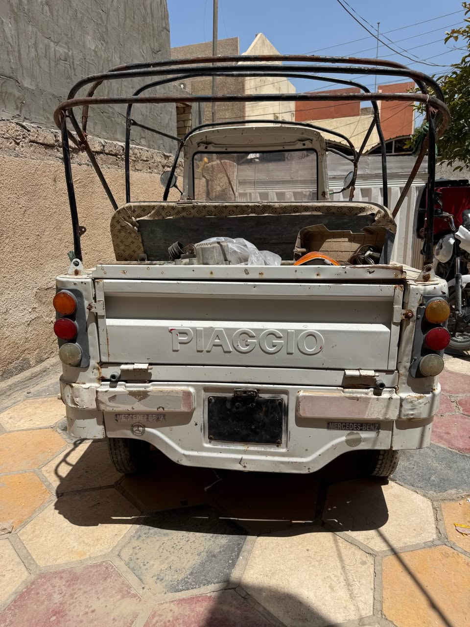 السلام عليكم تك تك موديل 2019بياجو لون ابيض اصولي اوراق اصليه محتاج بس اكلج كله شغال بس اكلاجات فتحتهن وعفتها ماجبت 000'1000وبيها مجال  رقم الهاتف ***********مكاني حله حلة, بابل
