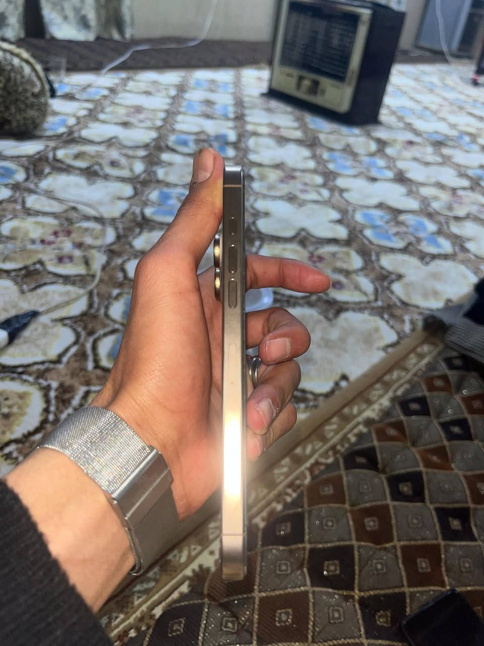 السلام عليكم ورحمة الله وبركاته 
ايفون 16 برو ماكس 
دبل 
بطارية 94
ذاكرة 256
دورات 349
لون ذهبي شخط ما مشخوط 
كارتون وكيبل بلاد 
صفحه وحده مفتوح الكارتون 
السعر 1470 وبي مجال مكان الحويجة 
خاص مفتوح


**إذا كنت صاحب هذا الإعلان وتريد حذفه لأي سبب، رجاءا أرسل رسالة إلى الدعم الفني**