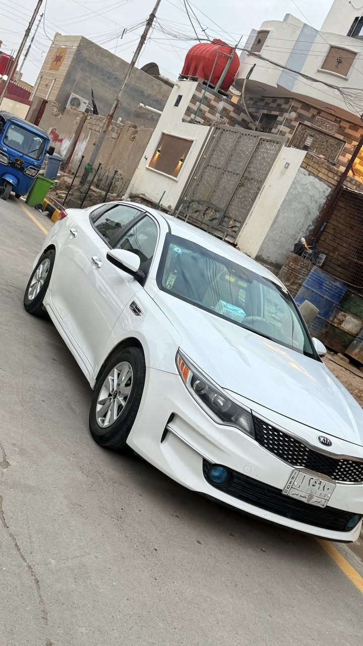 السلام عليكم كيا أوبتيما 2017 أمريكي ضربة جاملغ الخلفي الأيمن  وشويه من الباب مرفوع كازكيت السعر 130 وبيه مجال العنوان ذي قار ***********
