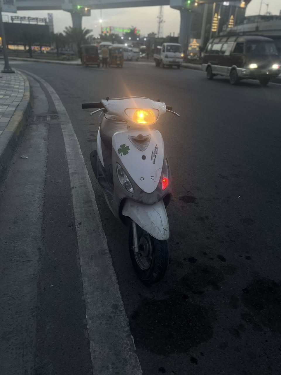 سلام عليكم ماكس منغولي الدراجه ماخذه رمبه دراجه بلاديه خير من الله مداريه بانزين محسن دهن كل اسبوع ابدل الدراجه مناقصه شي كامله مكمله سعر ٤٥٠ وبيه مجال بصيط كلش وشراي بخدمته اني 
مكاني بغداد الدوره 
الاستفسار:*********** متواجد واتساب ورصيد وتحياتي للجميع ❤️
