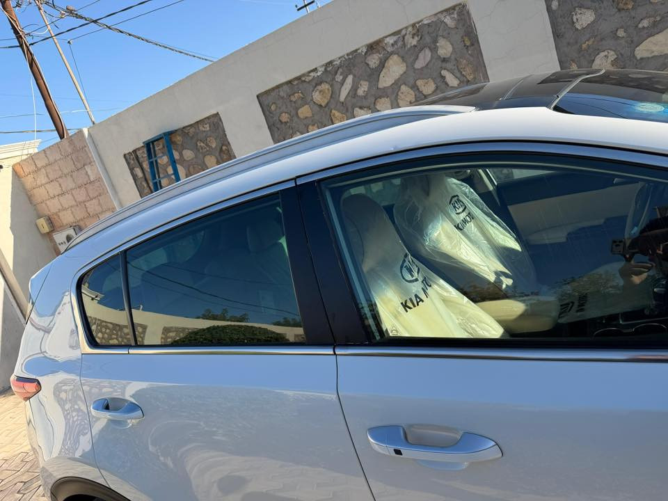 للبيع فقط سبورتج 2016 1/1 gt line
خليجي استيراد خاص 

-محرك 2400 دبل صالنصة
- فور ويل awd 
-حساس امامي خلفي
-رادار جانبي
-زراك لايت
لايت تفاعلي يتحرك مع الستيرن 
- زراعة عدسات ضمان ٣ سنوات 300$
- كشنات جلد اصلي gtline زلغ مابيهن
- ⁠الامامي تدفئة تبريد 
- ⁠كشنات خلفية تدفئة
- ⁠بنورامة  
- ⁠دبل بصمة
- ⁠ترحيب اضائة جانبية عند الاقتراب
- ⁠جنطة كهرباء (اوتو) فتح عند الاقتراب 
- ⁠مري كهرباء 
- ⁠ستيرن D رياضي 
- ⁠شفتات ستيرن 
- ⁠مراية وسطية اوتو (تعتيم ذاتي)
- ⁠جام خلفي اخضر بلادي 
- ⁠تحكمات ستيرن جهتين 
- ⁠كروز قفل سرعة 
- ⁠ اوامر صوتيه 
- ⁠انضمة قيادة (sport,normal,eco) 
- ⁠اوتو هولد auto hold
- ⁠مانع انزلاع esc
- ⁠مانع فقدان الجر tcs 
- ⁠مانع انحدار  hac
- ⁠مانع تصادم 
- ⁠نزول منحدرات dbc
- ⁠شحن وايرلس 
- ⁠سماعات jbl اصلية عدد 10 سماعات 
- ⁠شاشة جبيرة لمس 
- ⁠قطعتين تبريد
- ⁠ثلاجة داخل الحصان
- ⁠تخم تاير جديد 
- ⁠5ويل كب حجم 19
- ⁠باتري جديد
- ⁠ادامة كاملة لكل منضومة الاحتراق
- ⁠صيانة سيارة كله ب الشركة العامة  
- ⁠الكير والمكينة والتبريد بالكارتون كفالة
- ⁠سيارة جاهزة على اخر حباية
- ⁠رقم بغداد شرط التحويل
- ⁠ماشية 111 الف كيلو حقيقي والصور تحكم 
- - ⁠سيارة احلى من صور وكلشش جديدة وبعد بيها هواي مواصفات
⁠
❌ ⁠السيارة بيه فقط بارد صغير اقل ال 4 اصابع بقبق الجنطة يم علامة كية ومامبين نهائي
مكاني بابل الحله مركز المدينه 
السعر182 وبيها مجال بسيط 
 
فقط الشراي يتصل ويدلل 
***********
