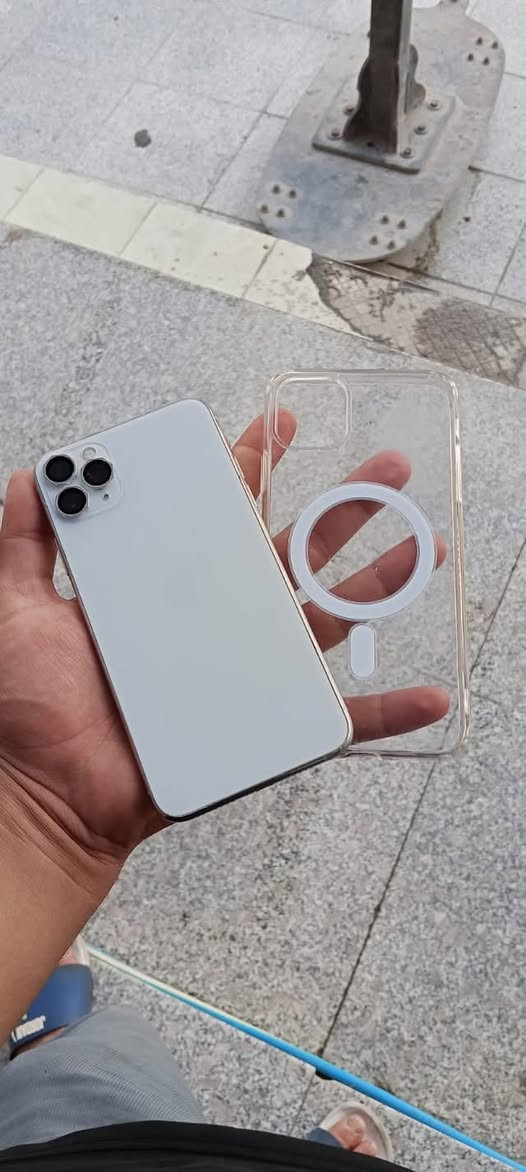 ايفون 11 برو ماكس 256 دبل سيم
مبدل شاشه اصليه من جهاز لجهاز يعني بلاديه بس بيها بفطرين بسيط جهاز لوك باتري 100 مبدل اصليه من ابل جهاز جديد كارتون غراض ويا 

سعر 250 بيها مجال بسيط 

عنوان كركوك 

***********
