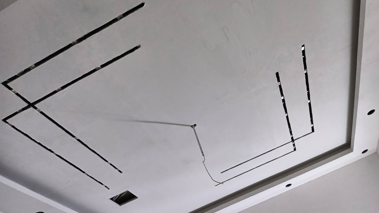 Black king 
لعمل جميع انواع الديكورات العصرية التركية والسورية سقوف جبس بورد والبلاستيك والجدران بجميع انواعها وب اسعار تنافسية للاستفسار الاتصال على *********** او المراسلة على الواتساب
