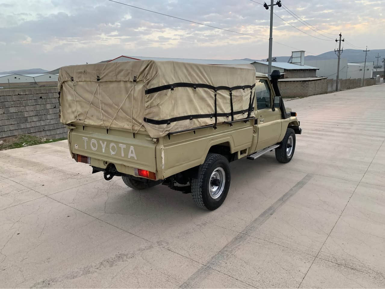 تویتامیگزەمین مۆدیل 89مەکینە 3ئیڤ 4گیری طابوکە پیش دیسک جکنیت پاوەر مەکینەوگیروئەکسل بەشەرتی فیتەر دەبڵ ئەکسل قورسوسوکی ئیشدەکات   تەقەورەقەی بەشەرت کارەبای زۆرمەزبوتە لایتوفلجەوهۆڕن ئیشدەکات جمجەوخیمەی لەگەڵە سعری 33گەڵا ژم  ***********  *********** شوین پیرەمەگروون السليمانية, العراق
