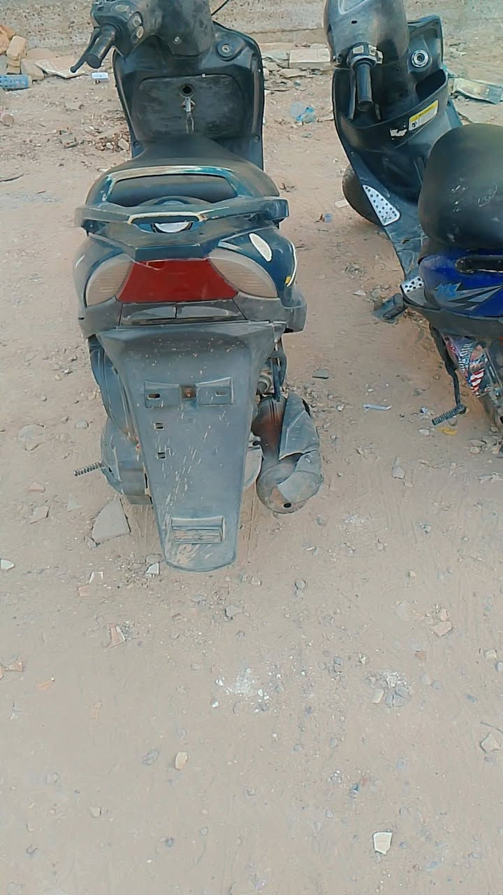 السلام عليكم
ماكس 140 شغالة بس ابيع كوم حديد متروكة 
ب150 وبيهة مجال ابيع كوم حديد تجي تاخذهة طافية 
مكاني زعفرانيه  ***********
