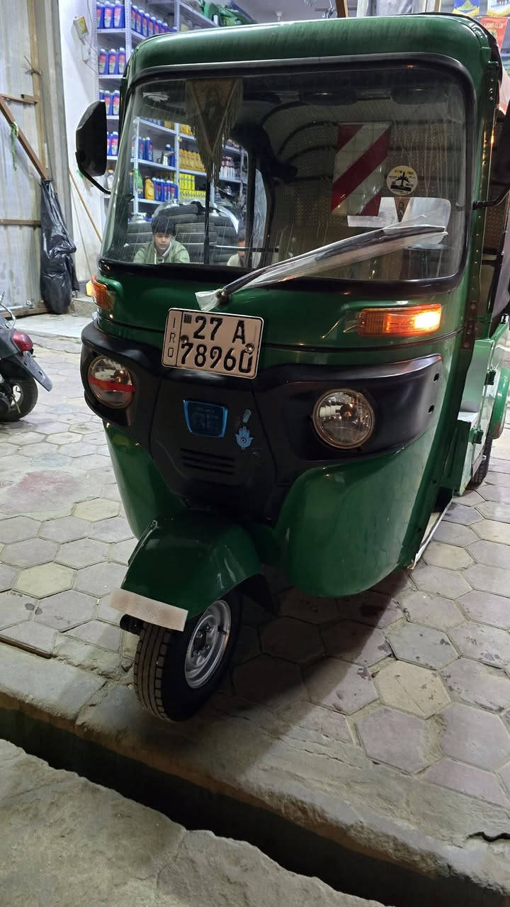 السلام عليكم
باجاج مديل  22شهر 11 مضلع  تكتك جديده   كفاله كشر ومكينه نقطت صبغ ما بيها وله بارد  رقم ذي قار  مشروع وطني تحويل ثاني يوم  

الاستفسار ***********
