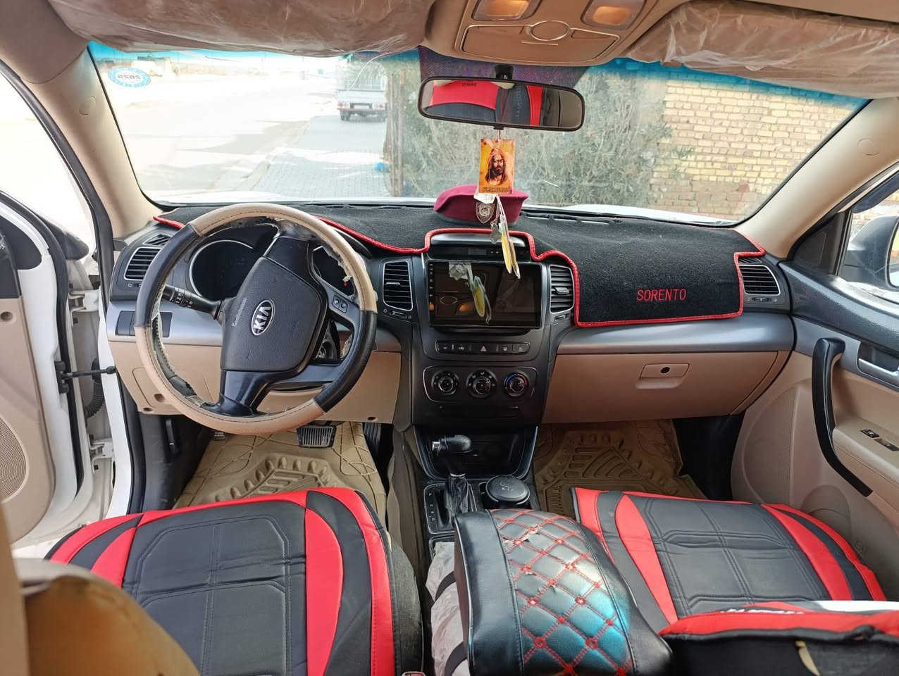 سورنتو موديل 2014 ( خـليـجـي ) 
مكينه 2400 دوش سبعه راكب تبريد 3قطع رقم شمالي
 سليمانيه بسمي تحويل ثاني سيارة نضيفه جدا 
مكان سيارة بغداد
رقم صاحب سيارة ***********
