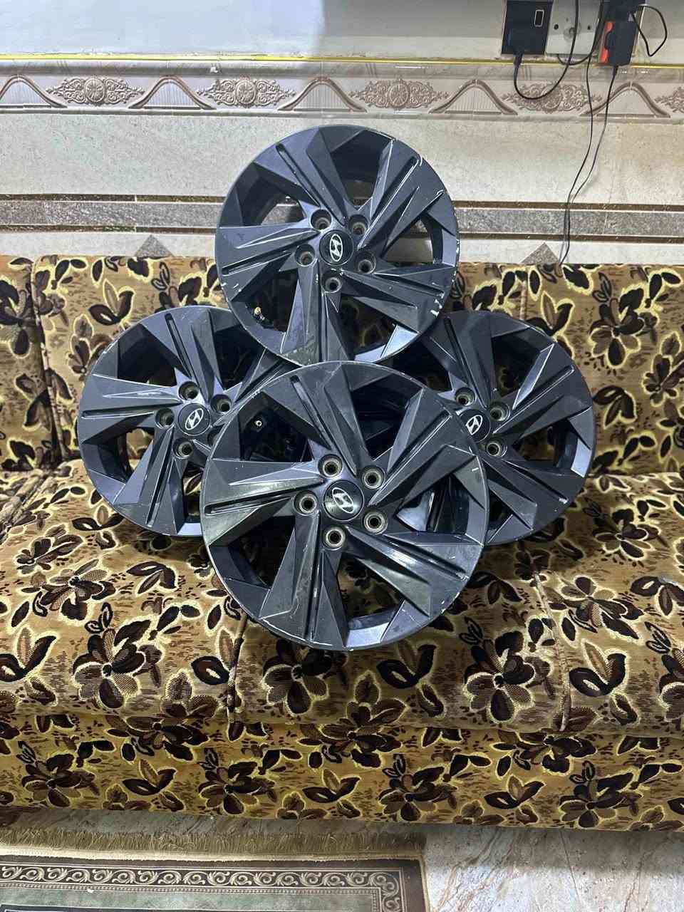 السلام عليكم تخم ويلات النتر  موديل 23 حجم 16 خليجي للبيع سعر 300 وبيهن مجال بسيط +لايت  جهة يسار خليجي اصلي سعر 125 وبي مجال + بلوجكترات النترا 18 جدد تجاري سعر 60  عنوان ميسان للاستفسار اتصل ع الرقم ***********

