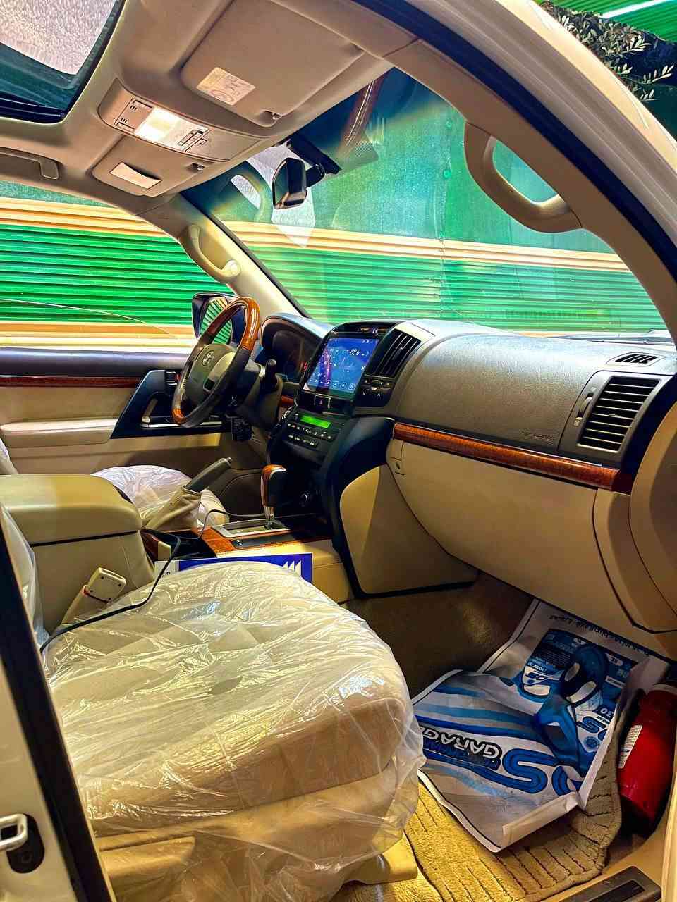 تـيـوتـا لانـدكـروز 2015 لـلـبـيـع 410 وبيها مجال فـول مـوصـفـات SAS ضـمـان شـركـة سـاز  تـشـغـيـل عـن بـعـد مـري شـفـط فـتـحـة هـوك سـحـب مـحـرك 6 سلندر تـبـريـد 3 قـطـع فـور ويـل 4x4 حـساسات مـقـاعـد كـهـربـاء كامرة 
كـيـر مـحـرك صـدر لـغـود شـاصـي كـلـة مـكـفـول فـقـط بارد بسيط في اجزاء السيارة  مـاشـيـة 170 الف كيلو رقم بغداد 
تـرهـم مـراوس *********** . *********** الـعـنـوان بـغـداد الـدورة الاثورين .
