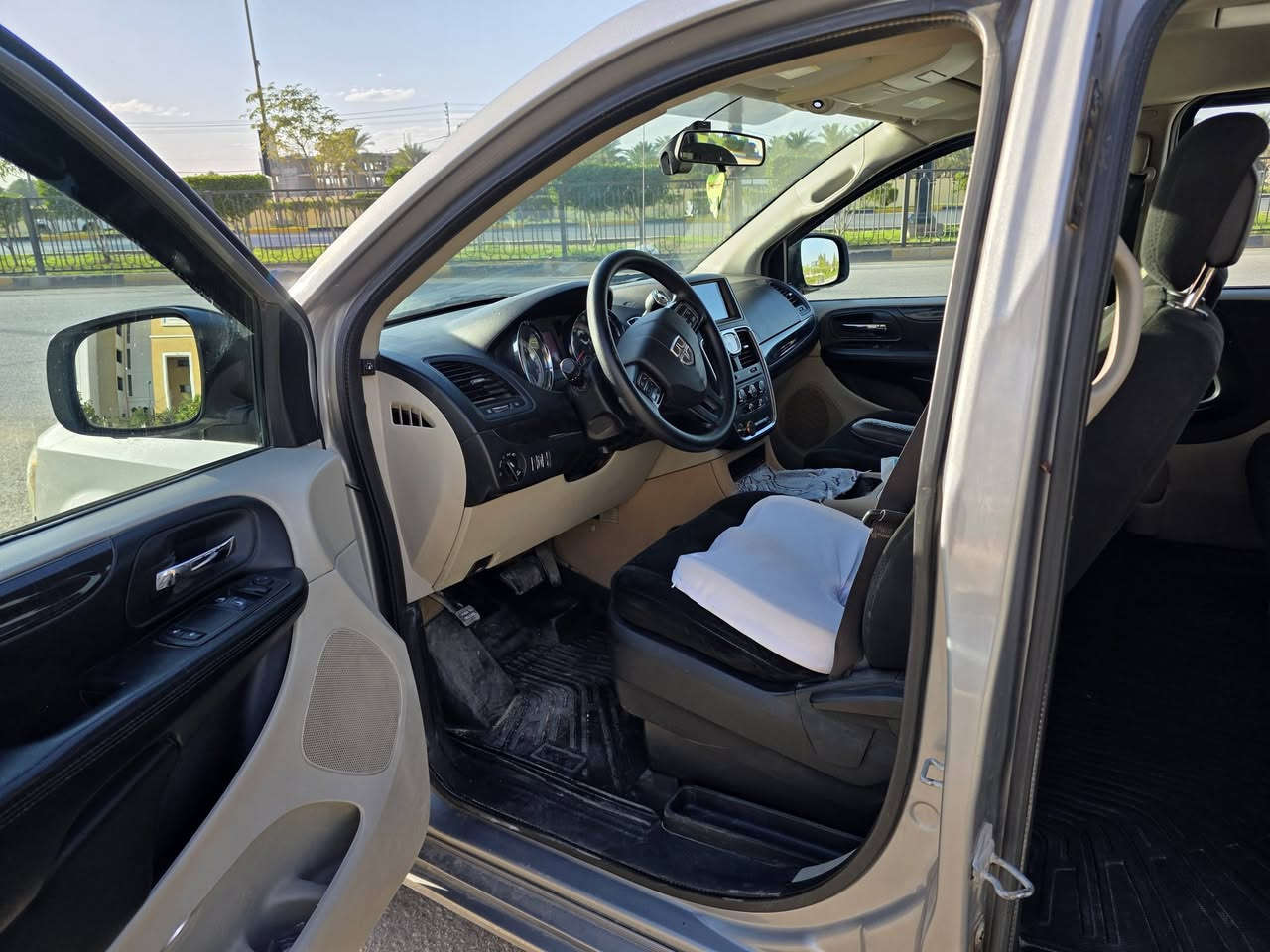 السلام عليكم
اولا اعتذر ناشر مجهول الهوية  

دوج كرفان موديل 2017 
السيارة كلين بيها ملاحظات قليلة واضحة بالصورة 
- المواصفات أبواب و صندوق ميكانيكي 
- المحرك 3600 بلادي و الكير بلادي  
- بيها منظومة غاز 60 لتر شغالة 
- التبريد و التدفئة شغالة شرط 
- الراديتر هيمي انسى الحماوة 
- السيارة ماشية 88 الف ميل قابل للزيادة
- السيارة بأسمي تحويل ثاني يوم 
- رقم كربلاء دولي 
- السنوية 2028 
- الهزة ساقطة بشهر 2025/12
 السيارة نظيفة و حلوة ما مشتغلة خط ابدا 
مكان السيارة كربلاء المقدسة 

السعر 165 
***********
