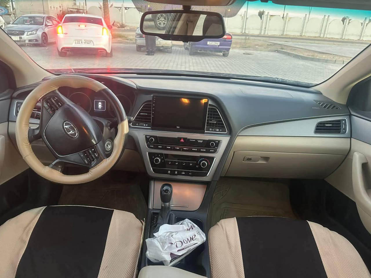 سوناته مديل 16 وارد امريكي 
موضح تقرير الفحص 
رقم سليمانيه وكاله تريد تحويل 
سياره جاهزه من كلشي 
تحكمات غيرهه شاشه فول نظام سبورت واقتصادي كهربائيات كلهه شغاله وتبريد 
بس بيهه شوي صوت بلمكينه فقط لاتنقيص ولاتبخير ولا صفنه تشلع شلع بلمشي
السعر 105 وبيهه مجال 
ماشيه 128 الف 
تخم تاير حداده
*********** البصرة, العراق
