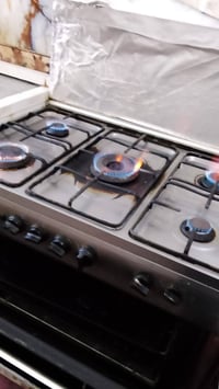 غراض للبيع • سعر خاص • إلكترونيات منزلية