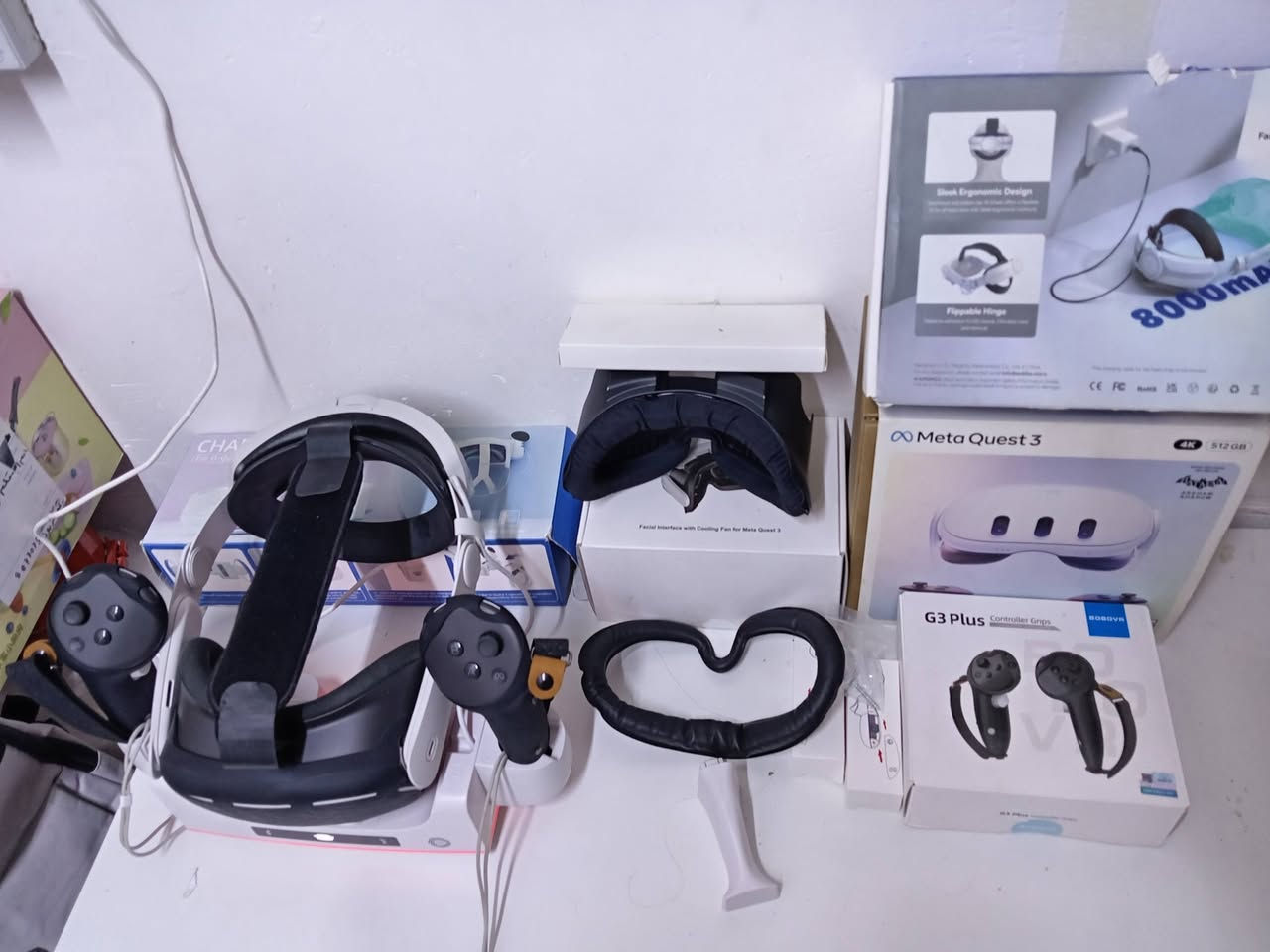 Meta quest 3 512g 
نضافة 99% كلش كلش نضيفة و مرتبه

كامله ملحقات سوالفها شاحنه و كارتون كلشي كامل

ستراب بطارية ينطيك ساعه ونص اضافية

جنطة للحماية

كفرات ل يدات حماية جلاتين شركة BOBOVR معروفه

كفرات حماية أمامية ل نضارة

قاعدة شحن RGB
وياها بطاريات شحن ل يدات

فان مبرد ل وجه يجي وياه وسادة اضافية و اسفنج إضافي ل وجه

كارتون و سوالف كاملة

العاب وياها فوك 40 لعبة
( باتمان - رزدنت ايفل 4 - اساسن كرييد - ايرون مان - بلايد اند سورس - هارد بلت - بون لاب - وغيرها بعد من العاب قوية)

سعر 650 متوفر توصيل جميع محافضات العراق

مكاني بغداد زعفرانية شارع المعهد

***********
