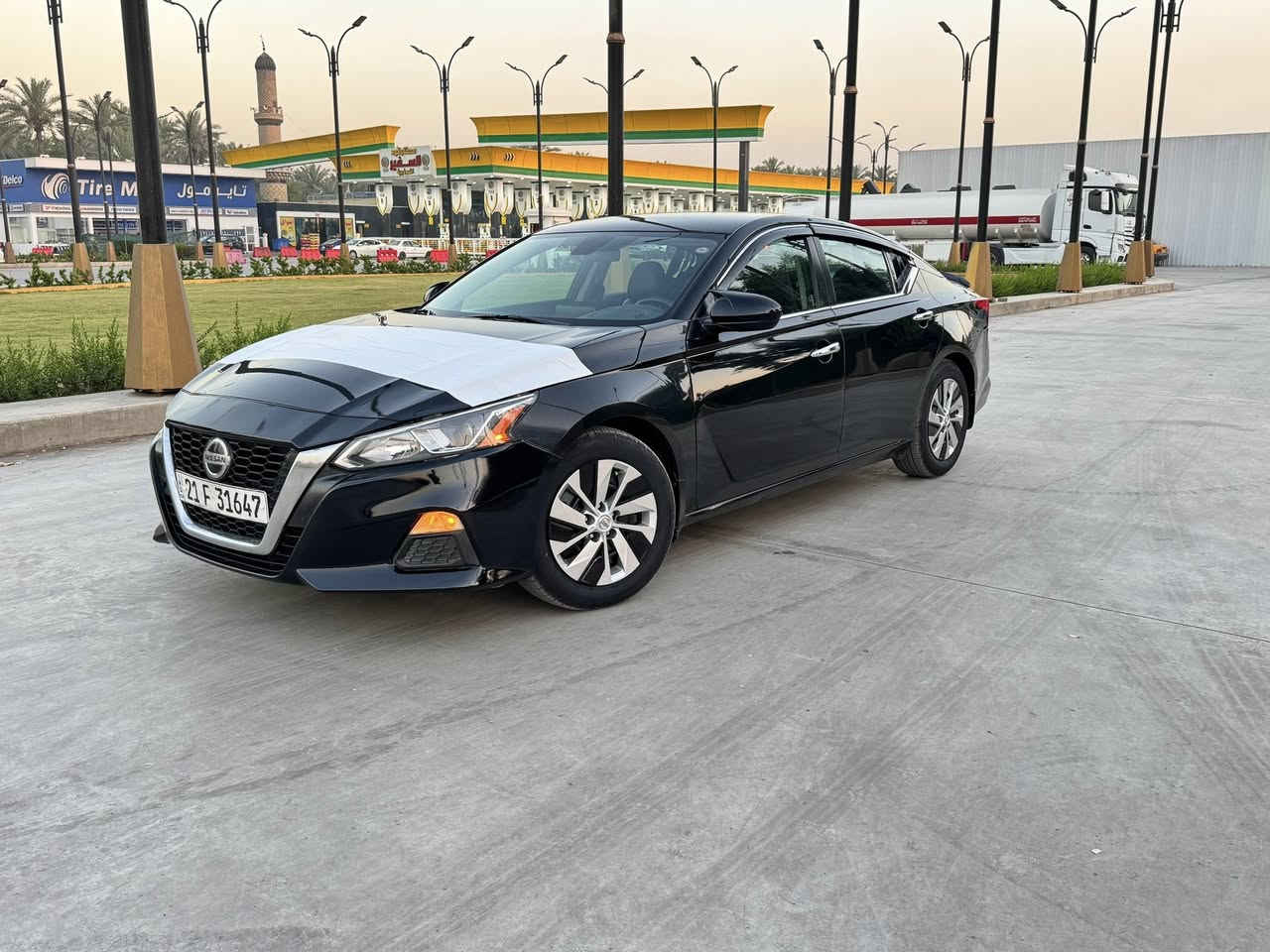 🚗 للبيع نيسان ألتيما. 2020  S   🚗
وارد أمريكي / رقم سليمانيه   بأسمي شرط التحويل  رقم الدولي الجديد هزه وفحص  كله جديد
محرك مكفول 🔧 / كير مكفول
مدوشم كشنات وأرضي درجه أولى
تخم تايرات جديد مبدل
باتري جديد
صدر ع الوكاله كامل 
 حادث السياره  صبغ بنيد جاملغ فقط فقط بدون دواخل  والباقي كفاله عامه شرط   بدون تبديل ع وضع الشركه  موضح بل 
      (باقي السيارة وكالة)
مواصفات السيارة S بس مواصفات خاصه تجي داخل ابيض شاشه جبيره كشن كهرباء. 
محرك 2.5 لتر / 4 سلندر اقتصادي وقوي تنفس طبيعي 
شاشة لمس وسطية 8 إنج مع بلوتوث و USB وكار بلي  
سستم كامل سبورت رياضي 
كاميرا رجوع خلفية 
كشن جلد + كهرباء
نظام سبورت
لايت زنون +لد نهاري 
ستيرن رياضي D + كاربون فايبر 
بصمه تشغل وبصمه ابواب
مثبت سرعه  
رادار امامي وخلفي وجانبي 
توقف ذاتي وخروج ع المسار 
نظام أمان حديث (ABS / Airbags)
تصميم أنيق ورياضي بلون الاسود القطران      
سيارة كاملة مكملة تجي تفحص وتشوف بعينك كعدتها حلوه وسيارة ما تصرف عليها كلشي سعر 130 وبيه مجال جدا بسيط   
مكان السياره
 بغداد الاعظميه    
***********
