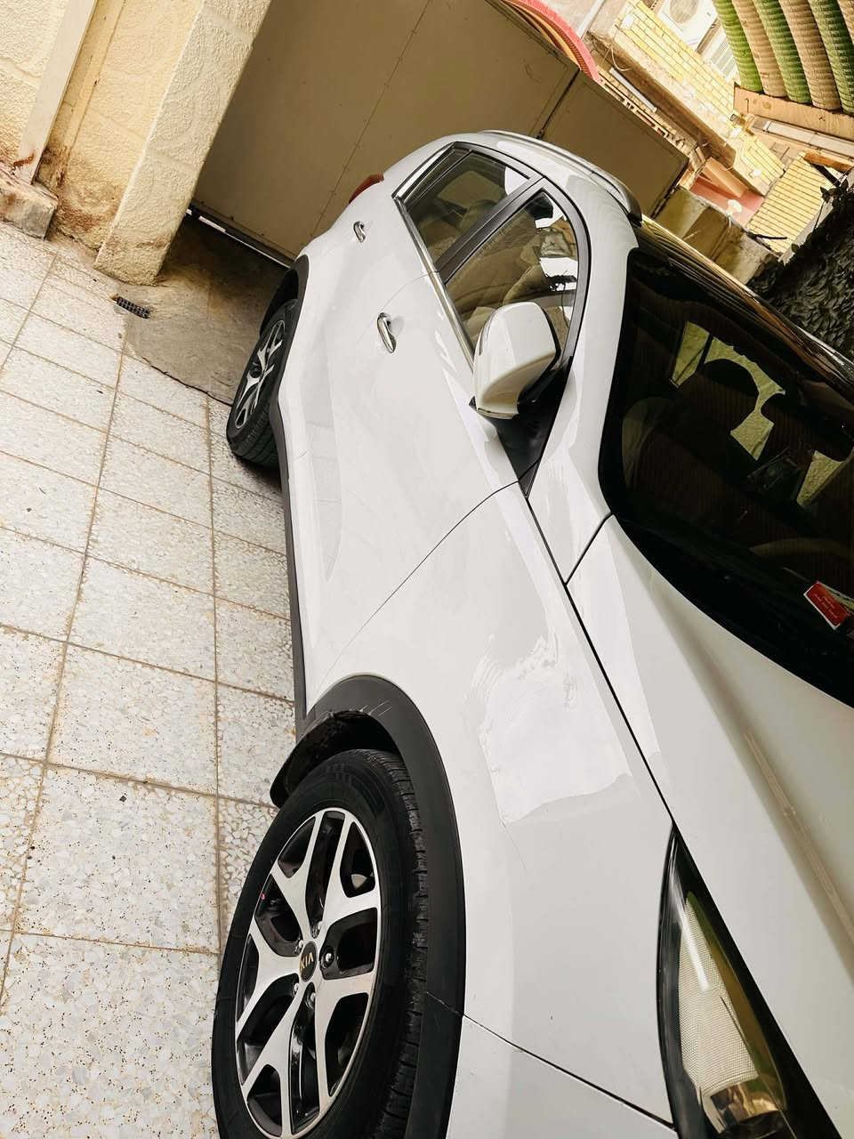 السلام عليكم 
1 سبورتج الموديل 2012 خليجي
2 المواصفات 1/1 
3 فول مواصفات 
4 مانع انزلاق 
5 حساسات خلفي 
6  لآيت زنون
7 ويل كاب عدد ٥
8 المرآيه كأمره + شفط 
9 شاشه كبير
10 ماشيه 96 حقيقي  
السيآره رقم 11 الدولي بغداد  بأسمي شخصياً 
شرط تحويل
السياره مامتعوبه ونظيفه حيل 
السعر 138 $ 
العنوان بغداد المحموديه 
‭0750 078 5399‬
