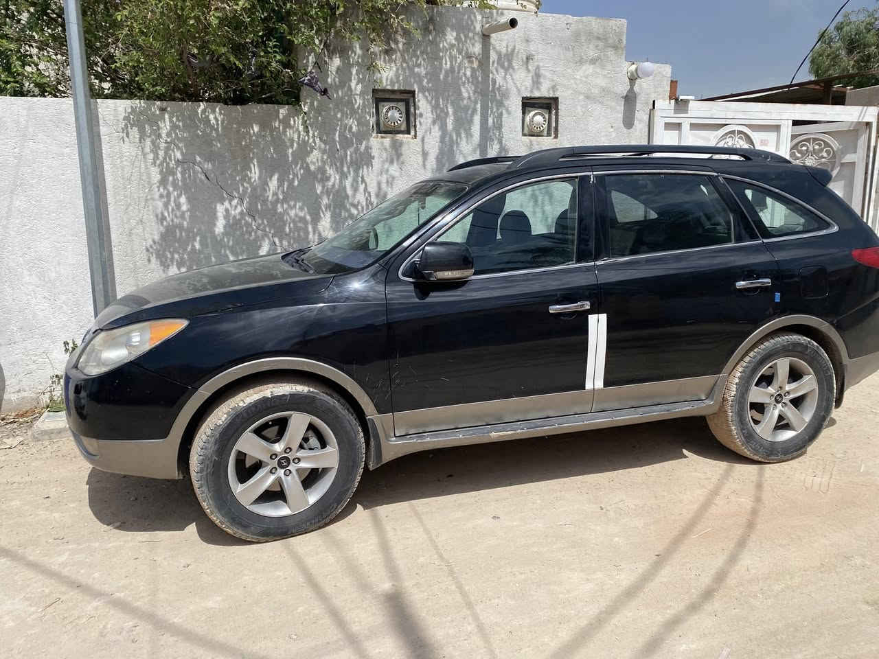 فيركروز 2009
فول موصفات 
رقم بغداد سنويه ل27
حداديه تبريد كير ومحرك مكفول 
مكاني نجف 
السعر 75
***********

