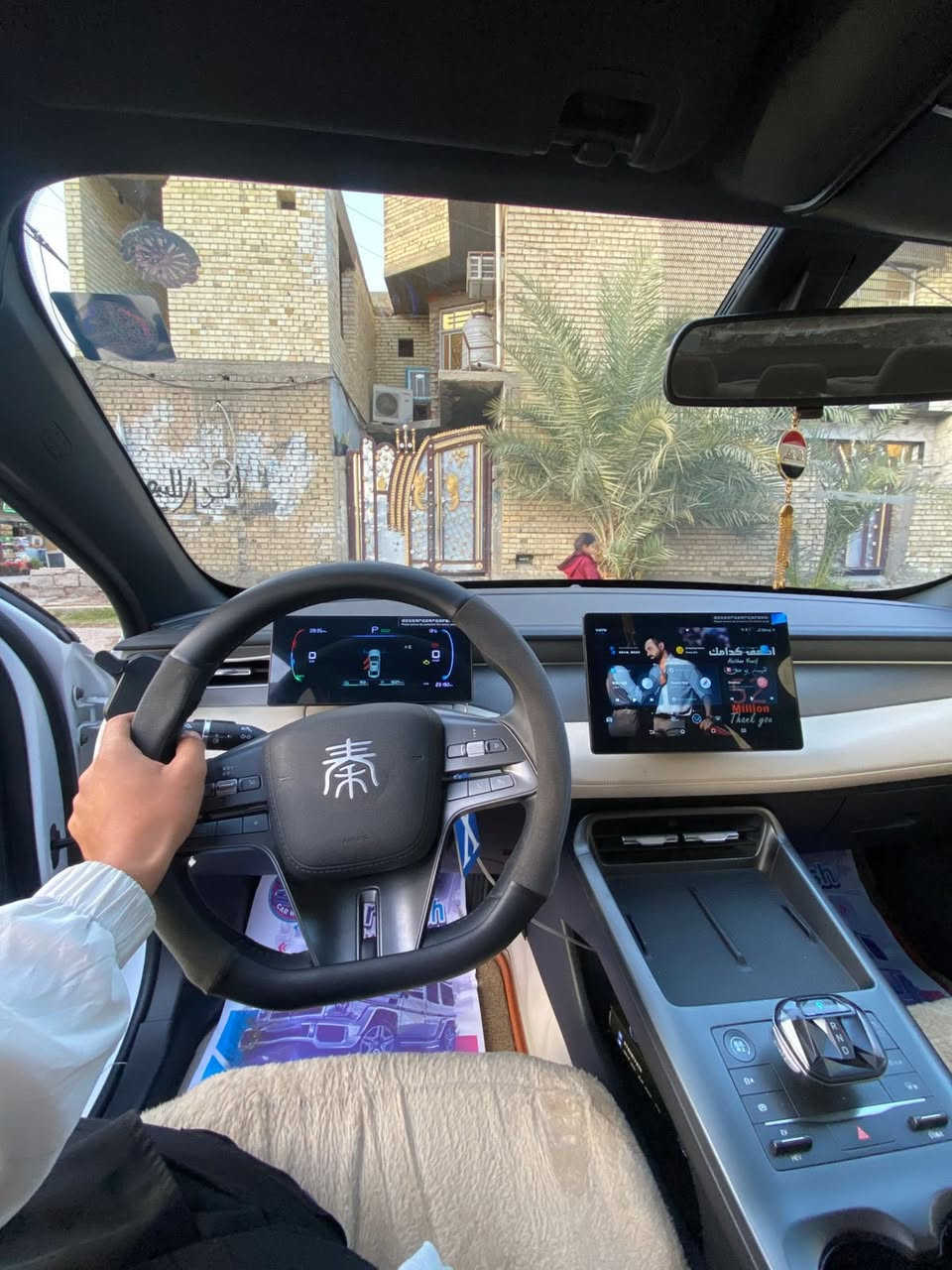بي وادي كن بلص موديل 2025 
بلكن هايبرد ثلاث انظمه هايبرد + بانزين  
شحن ذاتي + شحن خارجي 
تمشيك 2200 كيلو سعه خزان الوقود 65 لتر 
عداد كليومتر 50000
ملاحظه شاحنه اصليه 
وكارت + فوم معالج اطار 
مكفولة كفالة عامة ورقم بغدادوالشاشة مبرمجة ومحدثة وعليهة ارضية حوضية وستيرن ارضيه مدوشمه جلد 18/500مليون ومجال جداً قليل 
مكاني بغداد الدوره 
***********
