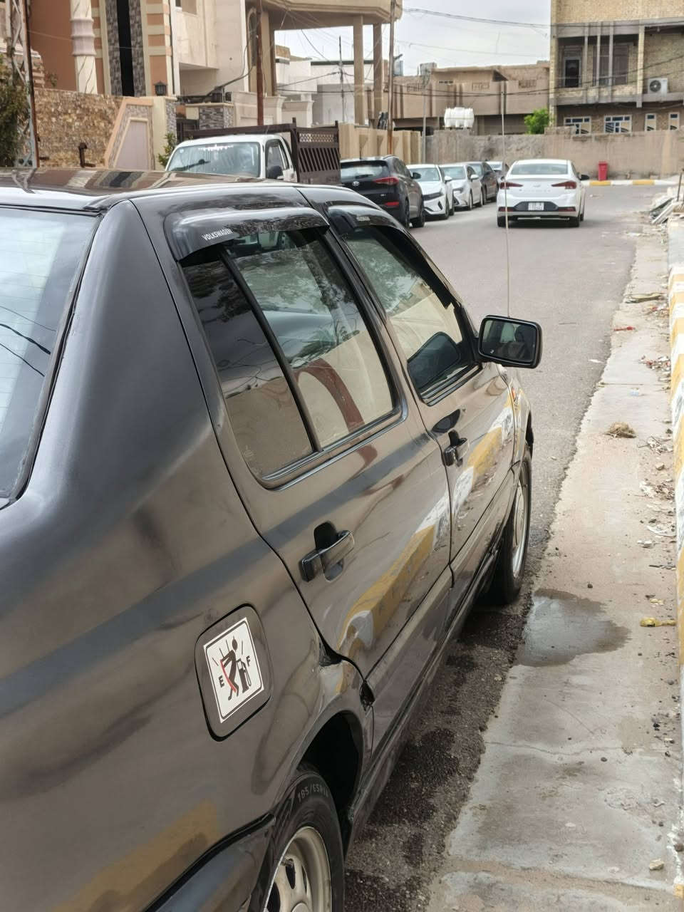 موديل 1992
محرك 2000
محرك وكير جيد جدا
كير اوتماتيك
تبريد شغال ثلج
صدر جديد
كهربائيات كله شغاله
اي نقص مابيهه
بدون ضربه 
سنوية جديدة
رقم بغداد انكليزي باسمي
السعر 45 وبيهه مجال بسيط
المكان الفلوجه
للإستفسار ***********
