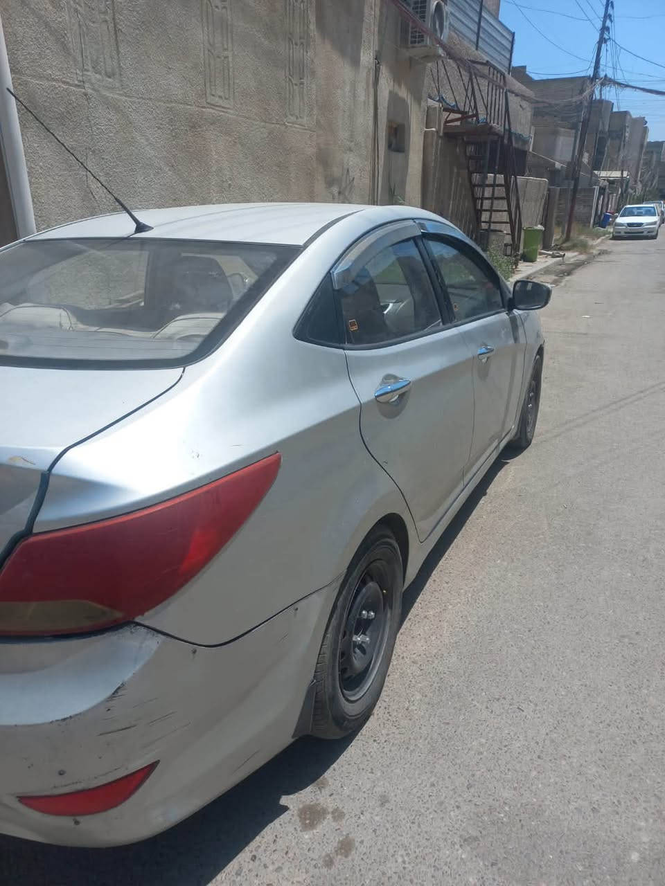 اكسنت 2015 خليجي
كير مكينه خير من الله 
مكينه 1600 دوش قطرتين 
كير AT
بيه قطعتين  جاملغ خلفي صبغ وباب مبدل 
رقم بغداد انكليزي بسمي 
مكان بغداد الشعله 
اذا اكو مراوس 
سعر 78$
***********
