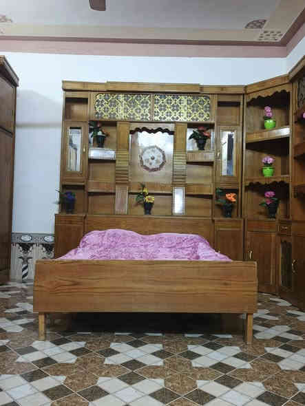 غرفه نوم عراقيه حطاطه صاج درجة اولى نضافه فول السعر مليون وبي مجال العنوان الرمانه  الاتصال ***********
