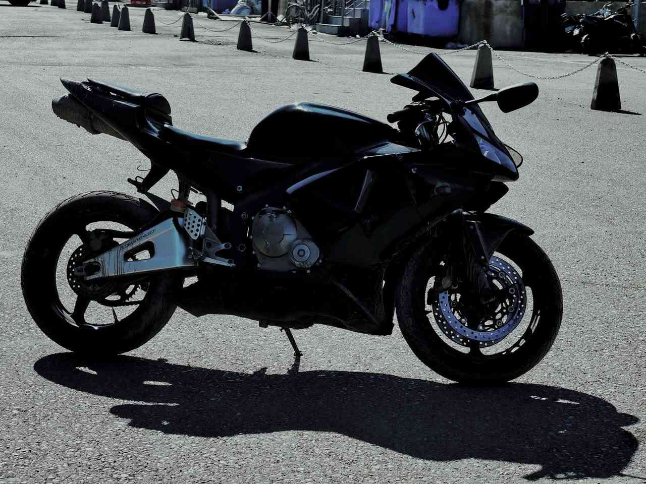 Honda CBR 600RR🔥🖤
سلام عليكم الراغب بل شراء
Honda cdr 600rr
مكينه كير كفاله عامه
صوتها ناعم كلش
دراجه عليها ادامه 
نوزلات غرف احتراق بلكات 
دراجه شلعتها تشك التبليط 1 2 3
دهن AMSoli 10-40W
بانزين محسن
نكره بكل وقت
نصبتها شوفت عينكم تخبل ودك بس تباع عليها
كفراتها بيها ملاحظات 90%
مكاني بغداد الدورة
سعر (32)بيها مجال بسيط
***********
متواجد واتس آب
