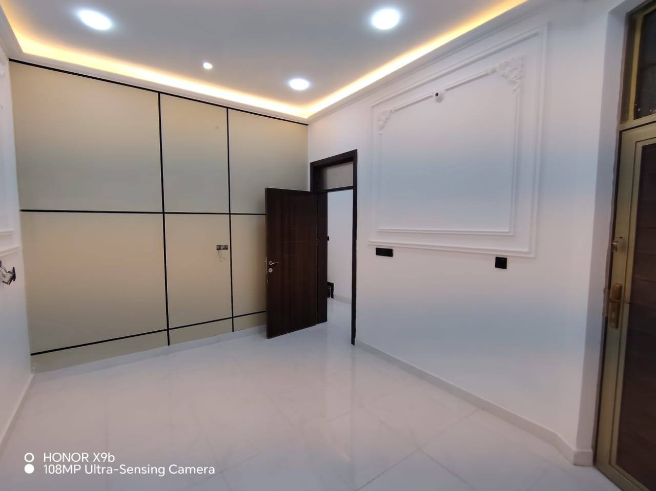 دار للبيع 100م بالخاجية
بالخدمات خلف مدرسة النوافل طابقين ثلاث غرف نوم بناء جديد محد ساكن بي وبأسمي الاستفسار *********** ☎️
