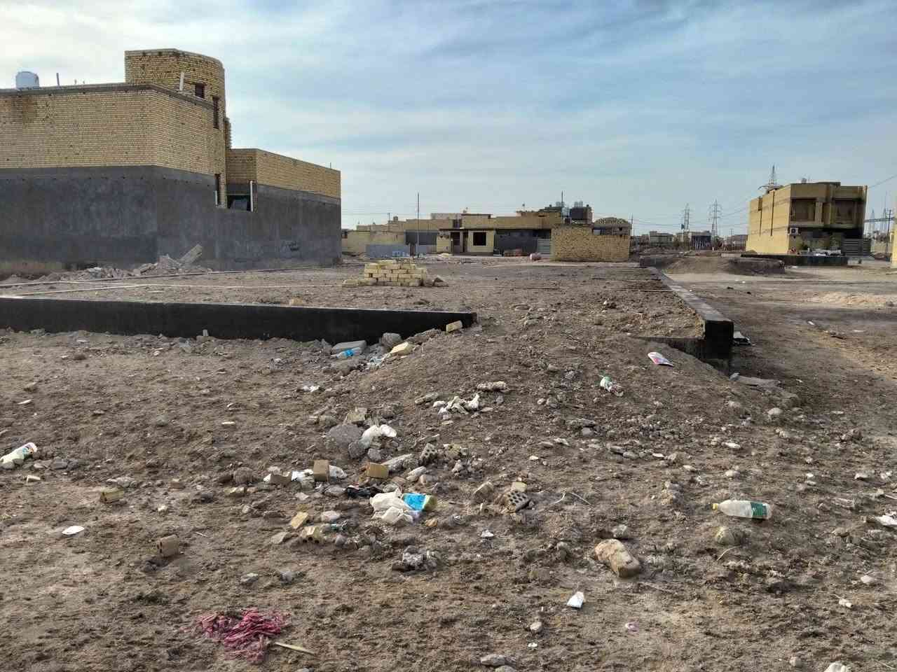 بتلو للبيع حي الفداء كونكريت مسلح40في60 مساحة 200 ماء كهرباء جاهز للبناء رقم مقاطعة 25067 بسمي ***********
