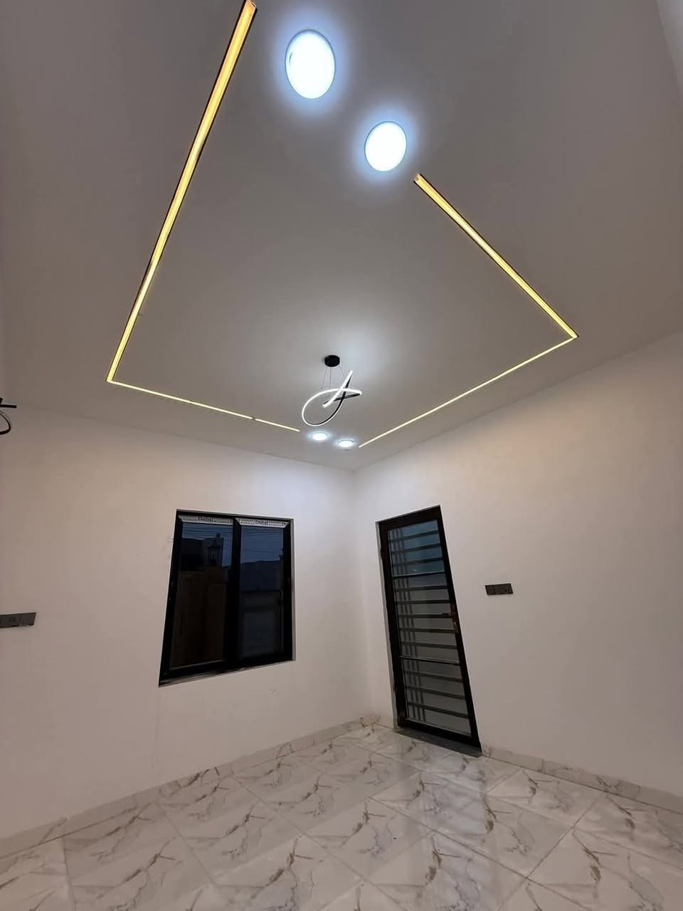 الدار للبيع 🏠

المساحه 150 م

العمق 20

الواجههه 7.5 

الدار طابقين 
5 غرفه ومطبخين وصحيات 2 وكراج 

📍عنوان الدار. موصل حي الاركان 

عرض خاص لفترة محدودة – بيت واسع وجاهز للسكن بأفضل سعر في المنطقة.
بيت متكامل بموقع مميز وسعر منافس.
٠

• زورنا بالمكتب  المدينه للعقار أو راسلنا على الخاص،

•للتواصل 
اسيا 
***********
كورك 
***********
