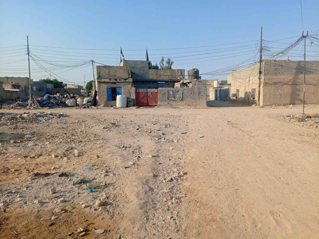 سلام عليكم بيت لبيع اب شارع عشرين  لمساحه 260 تواصل عل نتصال  ***********3
