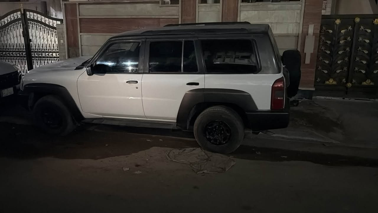 باترول مزاد وزارة الداخلية موديل ٢٠٠٨ فتك ٤٨٠٠ اوتو ماتيك لوكير تبريد تخم تاير السيارة جاهزة ومرقمة بغداد رقم حلو السعر ١٩ مليون وبيها مجال بسيط جدا ماكو هيج سعر وهيج نظافة وبل عافية على الياخذها العنوان حي الجهاد ابو علي ***********
