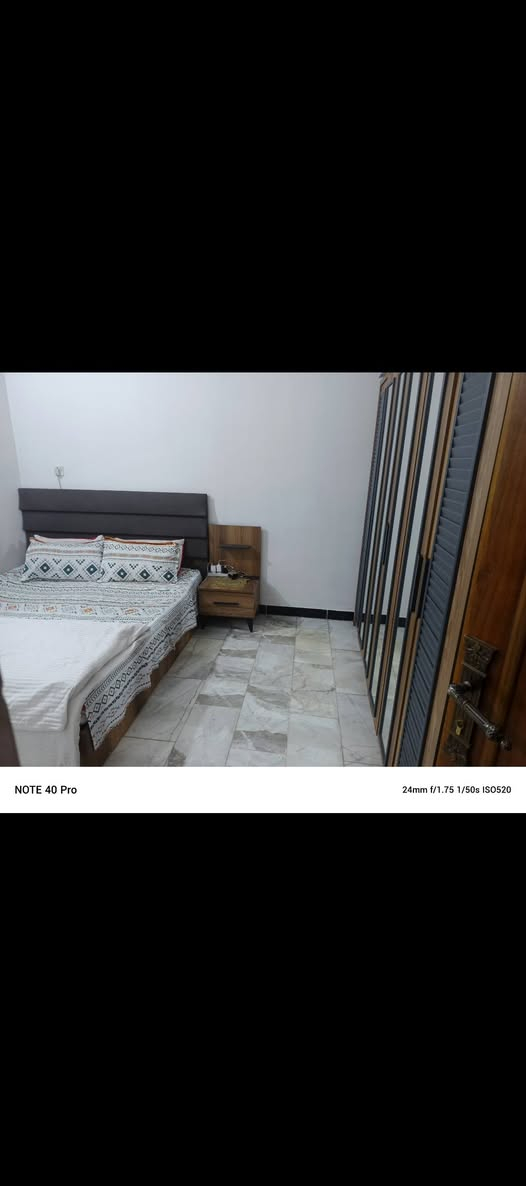 السلام عليكم بيت ٧٥ متر زراعي شاكر العاني قرب افران الجوادين ومن جهه شارع السوداني نهايته يحتوي على غرفتين نوم للاستفسار ***********
