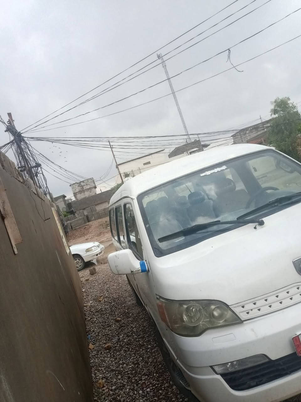 سلام عليكم
جنبي حرة مصفرة من كلشي مكينة جديد
موديل ١٥ بيها صبغ ابيع صبغ حزام ب٧٠ 
وبية مجال رقم صاحبها *********** رقم صاحبها بي وتساب فقط
