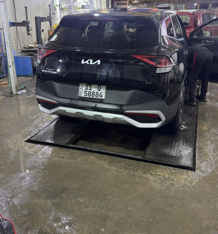 السلام عليكم

سبورتج امريكي موديل2023 ماشيه 72 الف

مواصفات عاديه بصمة  محرك ٢٥٠٠  مكفول بلادي وگير ٨ نمر مكفول وتبريد مكفول ثلج  كامره  دواره شاشه كبيره عدادات ديجيتال هندبريك دگمه مانع انزلاق ونزول منحدرات وبقية المواصفات

بيها بنيد صبغ وجاملغ فقط

السعر 195 بيها مجال للتفاوض 

مكان السياره بغداد 

رقم بغداد الجديد وهزه بعدها مامنتهيه 

للاتصال ‭0773 252 9055‬ ‭‬
