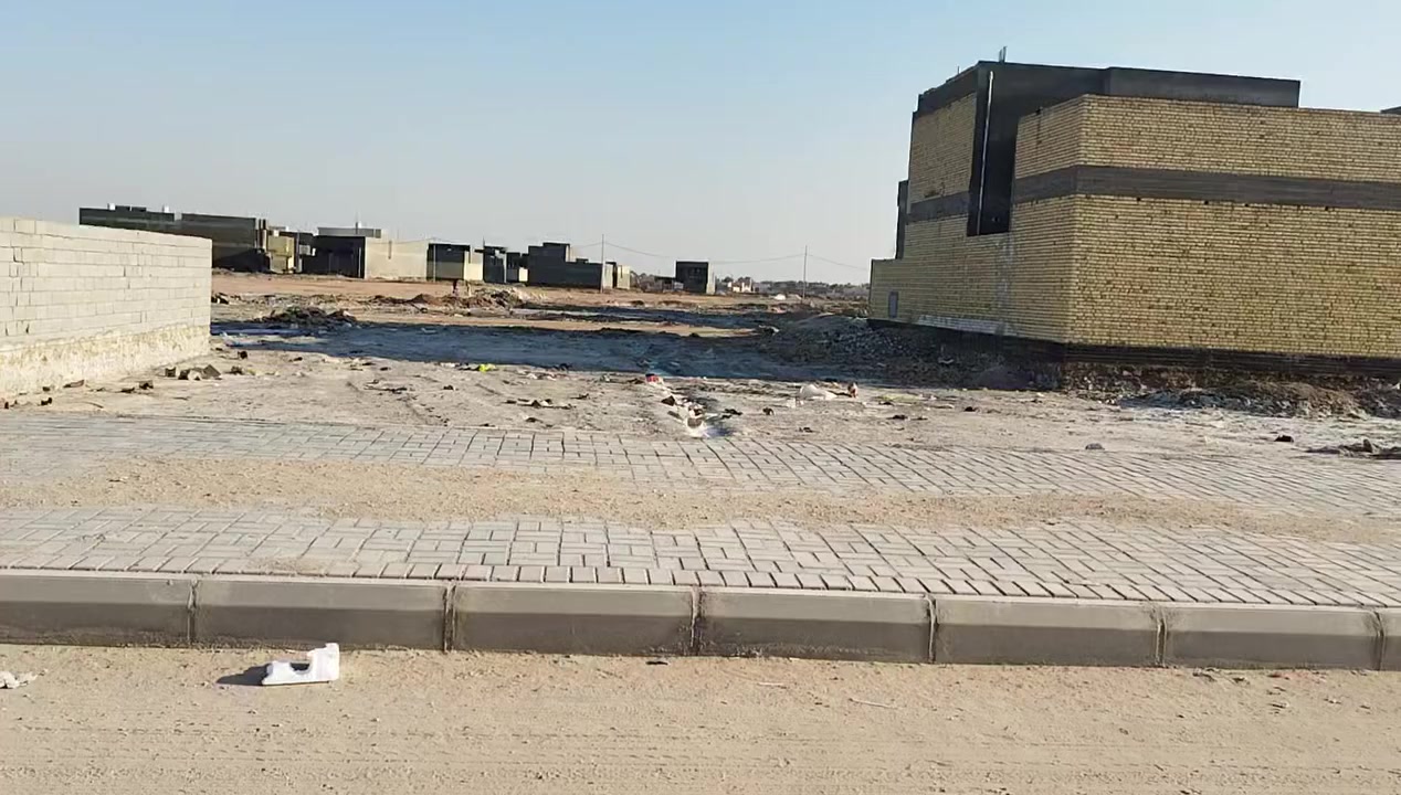 قطعه للبيع بل 7000 تجاريه شارع 40متر شارع الحداد المساحه 200متر // رقم العقار 7669// للاتصال ***********// او مراجعة مكتب الضامن للعقارات عنوان المكتب حي الصدر مجاور صيدلية ركن العلاج
