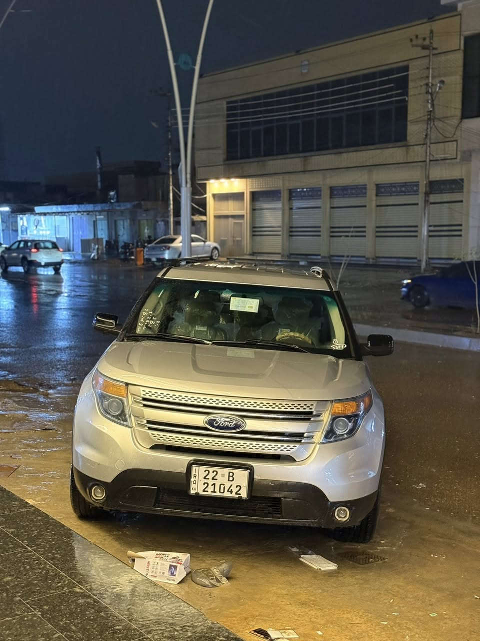 السلام عليكم
🔸 نوع السيارة : فورد اكسبلور شركة نيفيا
🔸 موديل السياره : 2013
🔸 السيارة :
السيارة كلين تايتل لا حار لا بارد لا صبغ 
بيها رصعات بسيطه لكن ما معدلهن 
السيارة كلش كلش نظيفه بالمقابل السيارة مجدد سنويه وهزه بشهر الواحد وباسمي السيارة 
السيارة بيها مكينه ماشاءالله خرسه صوت ماتسمع نشاط ومعدل تعجبك السياره مواصفاتها عاديه ومعروف مواصفات الفورد اخيراً وليس اخراً السيارة تعجبك تشلع عيوني ماتعجبك الله يرزقك بالي احسن منها 
🔹(135$)
*********** / محمد
