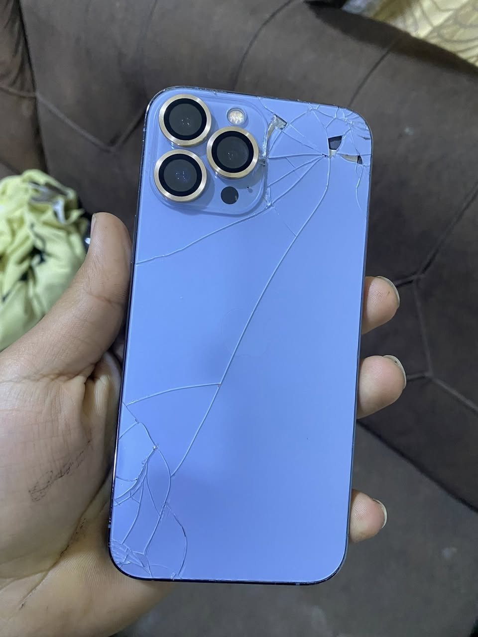 السلام عليكم
آيفون 13pro max للبيع الجهاز نضيف 

مواصفات الجهاز 

الجهاز شرق اوسط 

ذاكره 256 مثل ما موضح 

البطاريه 83 ‎%‎ مامبدله 

كامرات واضحات جداً

أضراره 

الجهاز مبدل فقط شاشه ومبدله من الوكاله 

والضهر مكسور الأصلي مامستبدل 

الجهاز ماصارله فتره من خذته والوصل موجود مالته 

سعره 575 وبي مجال قليل 

ميسان - العماره -حي العسكري 

***********
